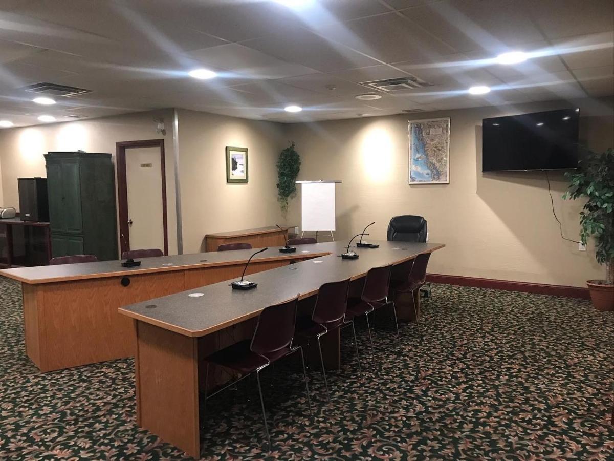 Airport Inn Port Hardy Dış mekan fotoğraf