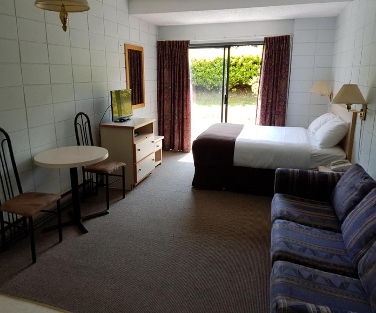 Airport Inn Port Hardy Dış mekan fotoğraf