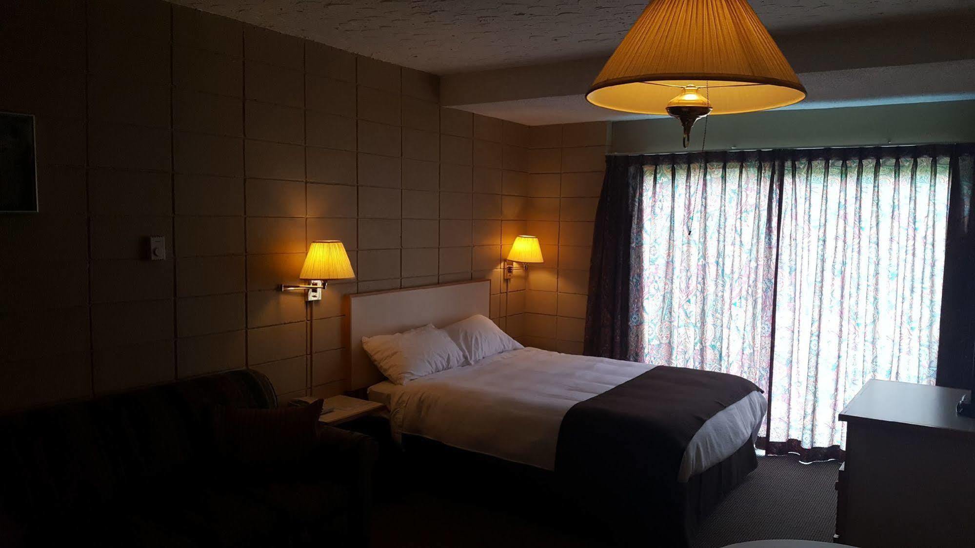 Airport Inn Port Hardy Dış mekan fotoğraf